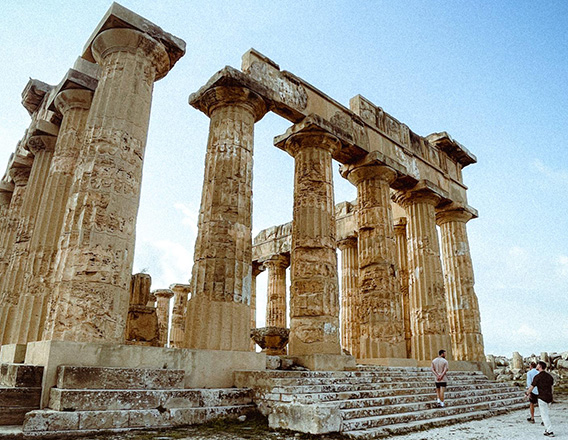 almasicilia_bo_i_casaalma_568x440pix_utflykt_selnute